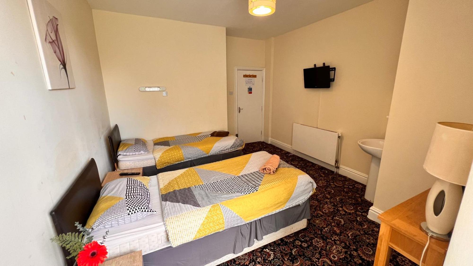 Castle Lodge Guest House 86-88 Sheil Rd L6 3Af 리버풀 외부 사진
