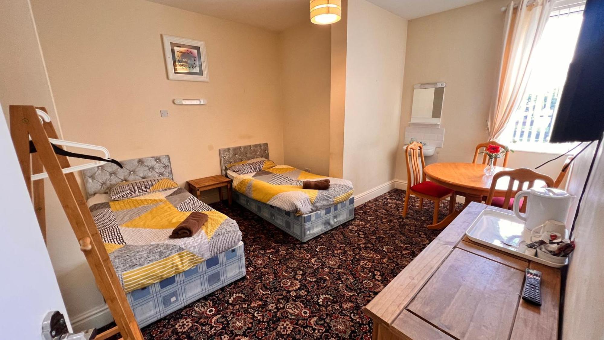 Castle Lodge Guest House 86-88 Sheil Rd L6 3Af 리버풀 외부 사진