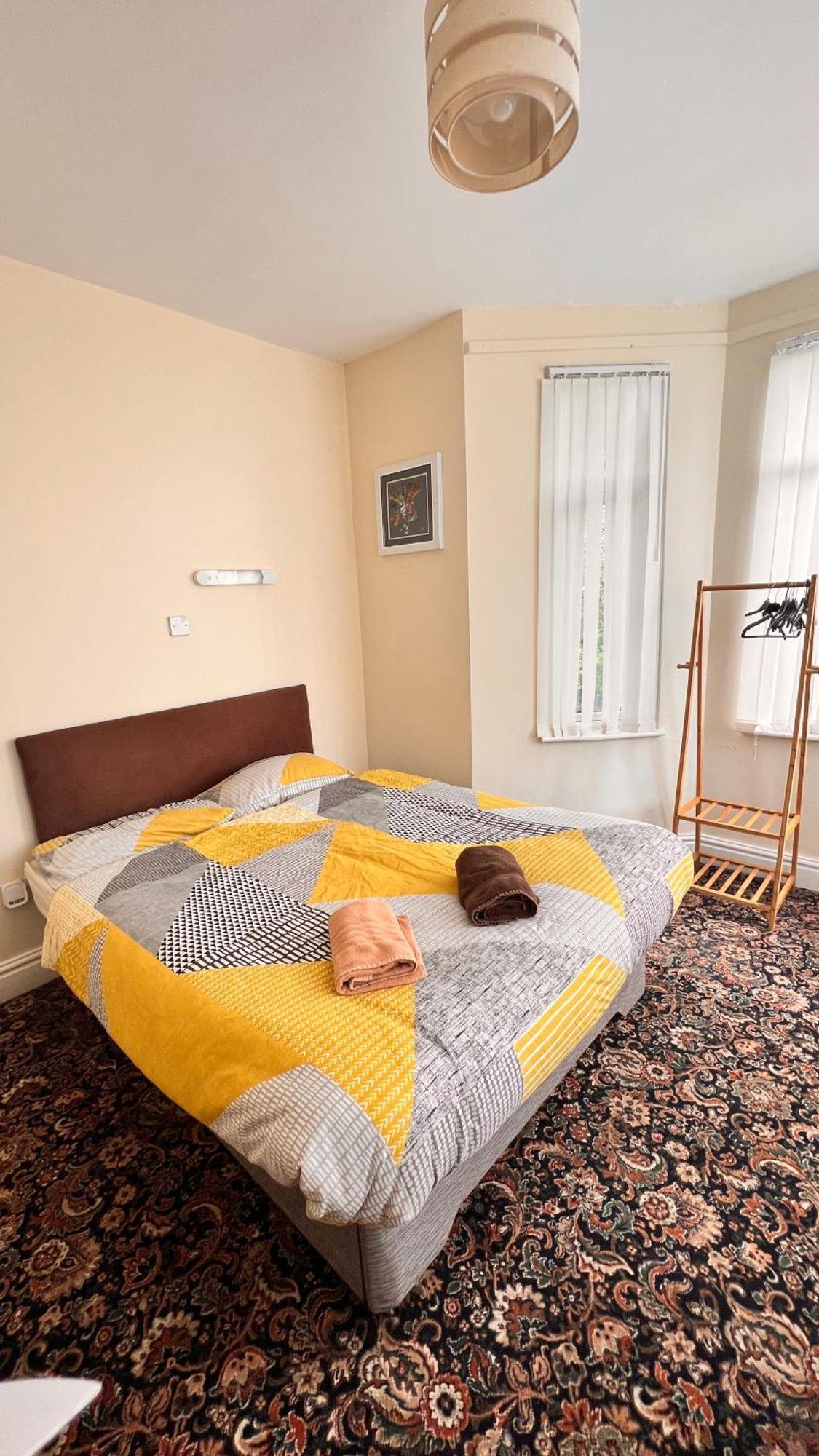 Castle Lodge Guest House 86-88 Sheil Rd L6 3Af 리버풀 외부 사진