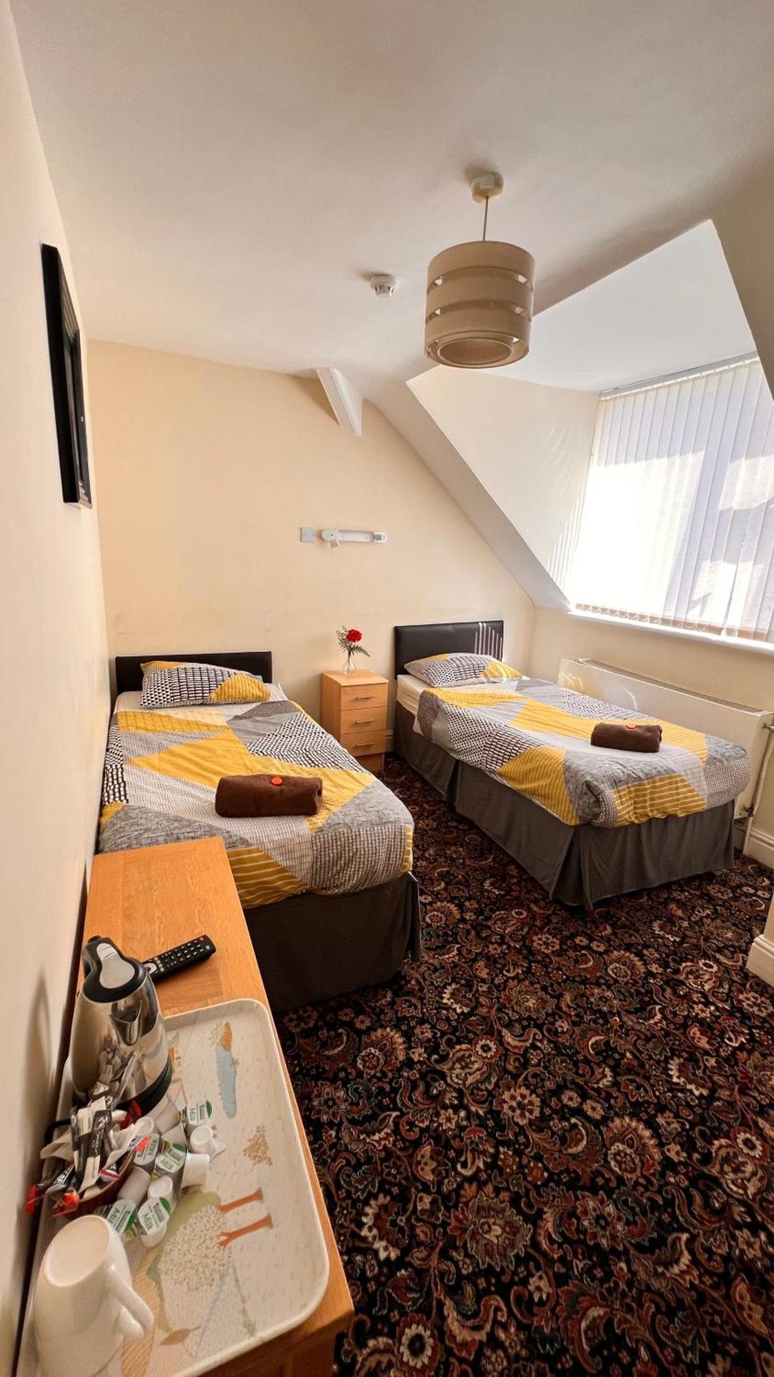 Castle Lodge Guest House 86-88 Sheil Rd L6 3Af 리버풀 외부 사진