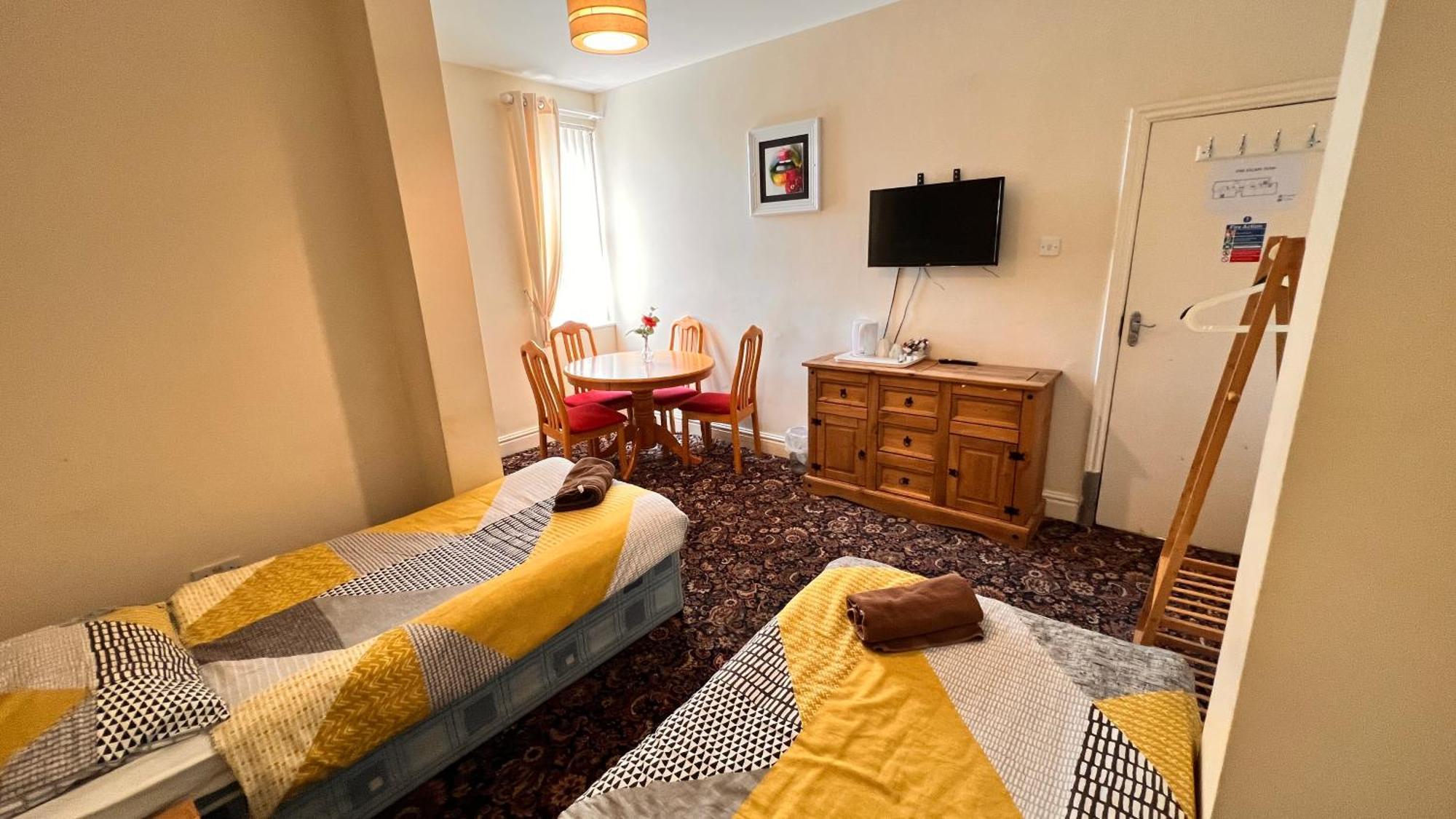 Castle Lodge Guest House 86-88 Sheil Rd L6 3Af 리버풀 외부 사진