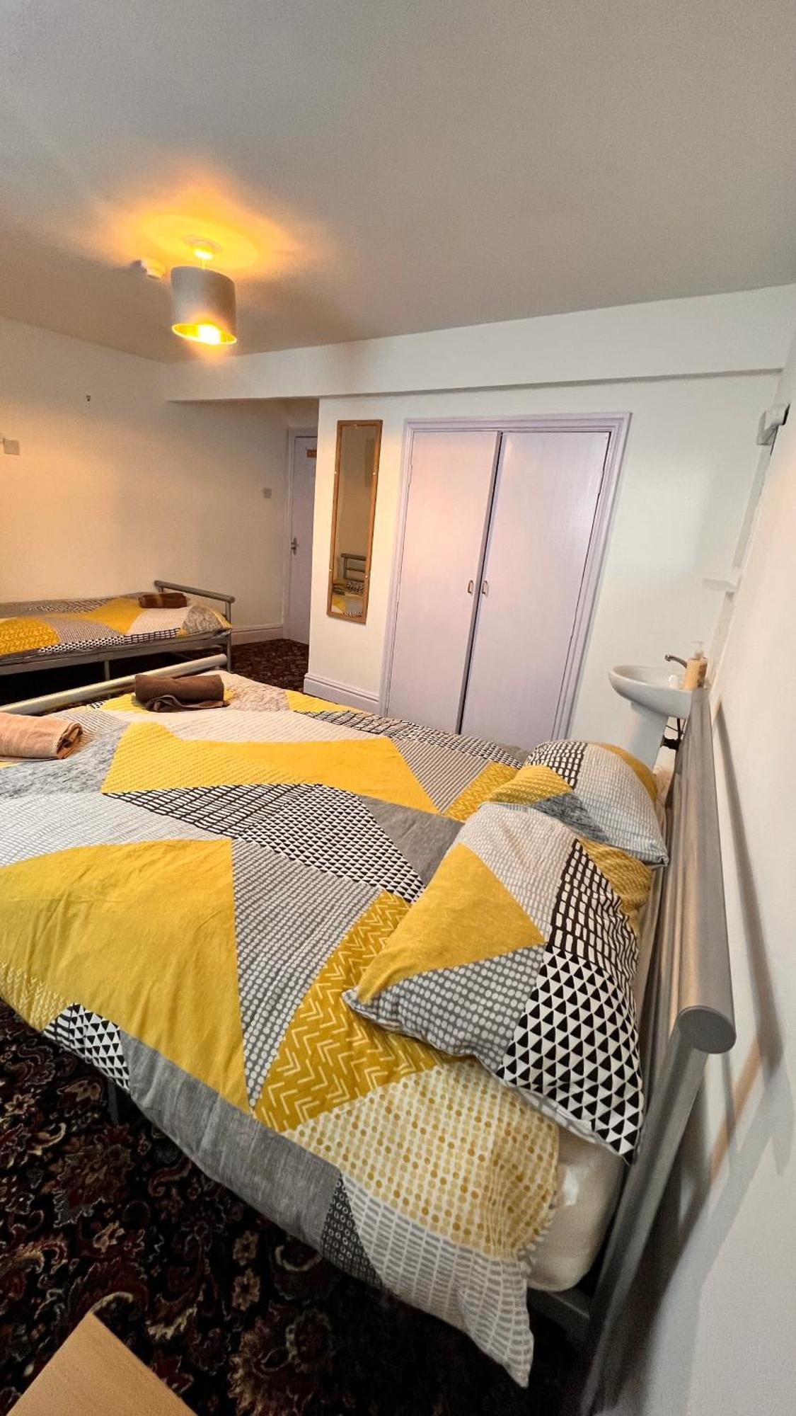 Castle Lodge Guest House 86-88 Sheil Rd L6 3Af 리버풀 외부 사진