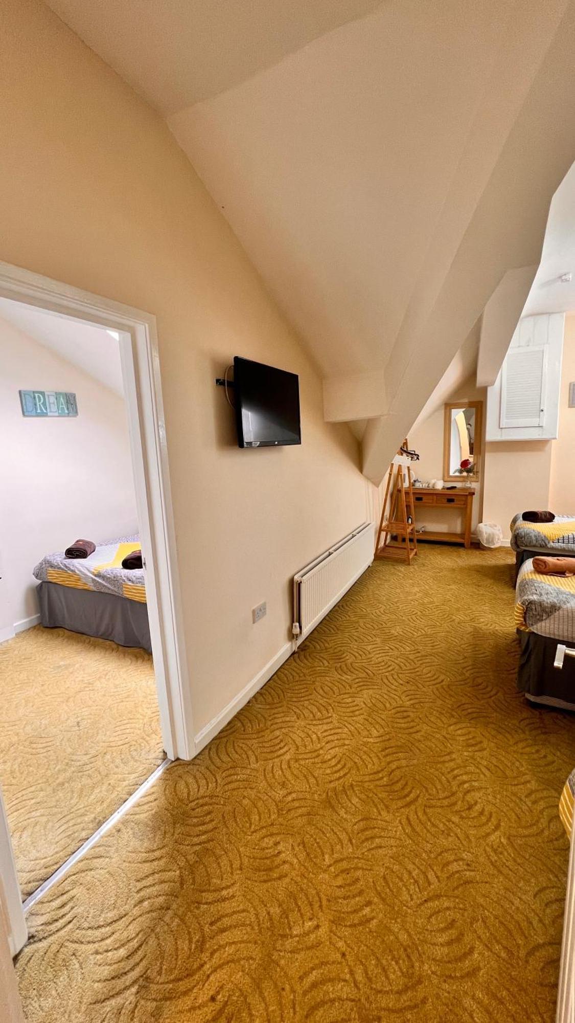 Castle Lodge Guest House 86-88 Sheil Rd L6 3Af 리버풀 외부 사진