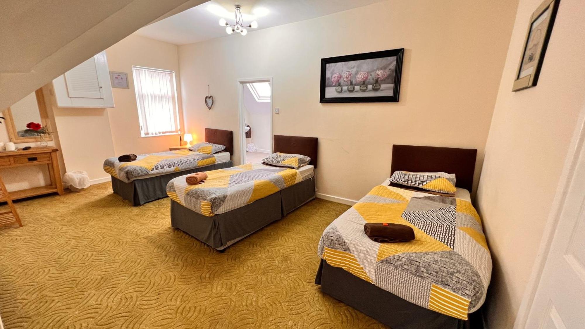 Castle Lodge Guest House 86-88 Sheil Rd L6 3Af 리버풀 외부 사진