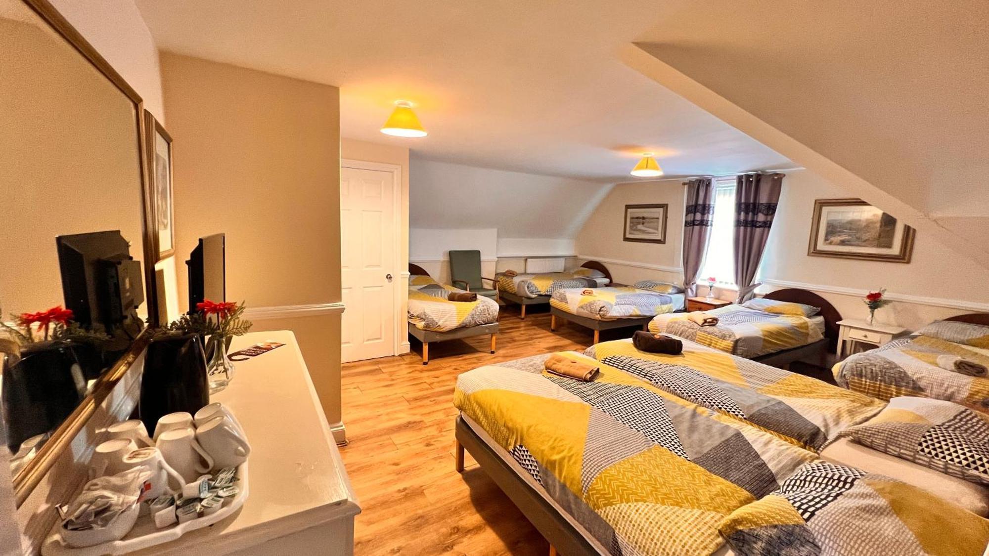 Castle Lodge Guest House 86-88 Sheil Rd L6 3Af 리버풀 외부 사진
