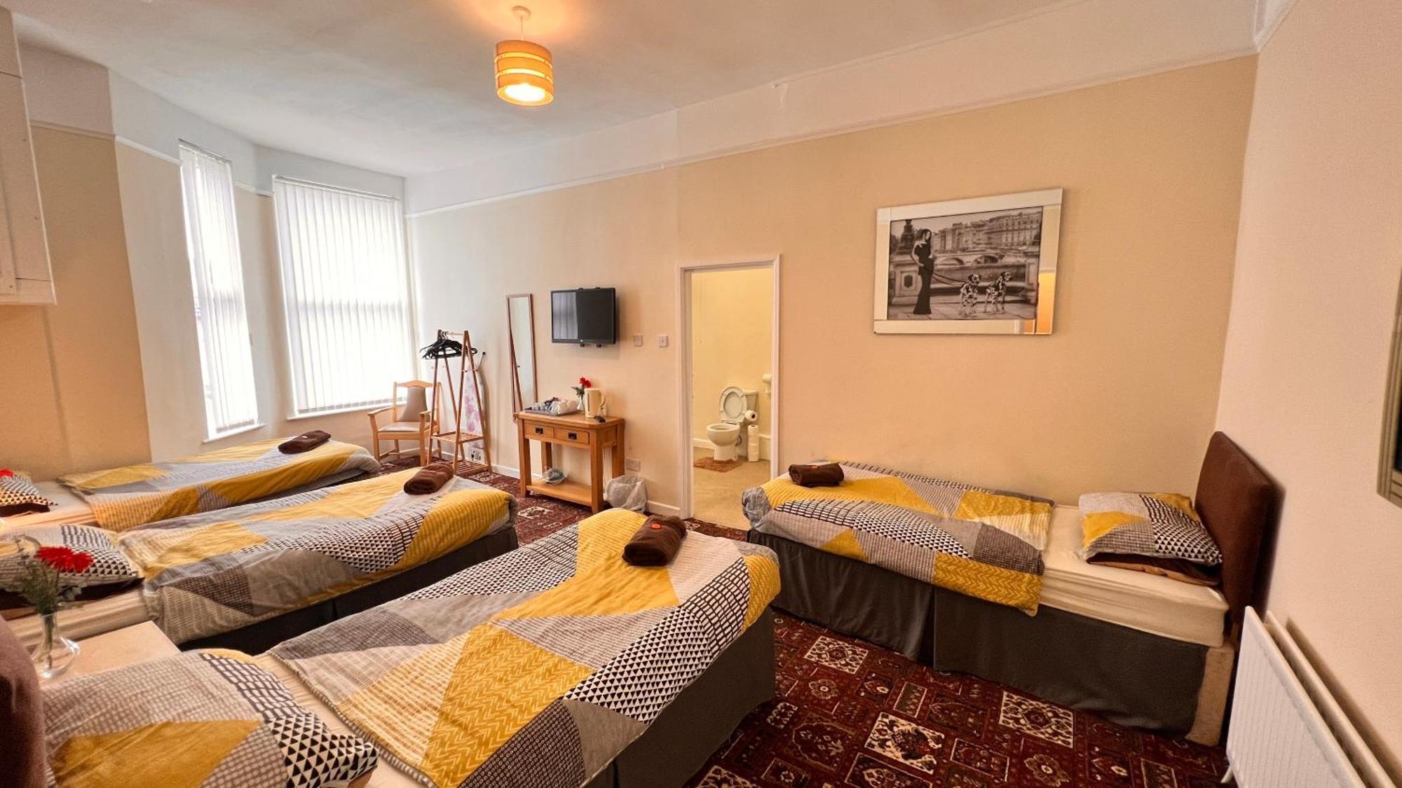 Castle Lodge Guest House 86-88 Sheil Rd L6 3Af 리버풀 외부 사진