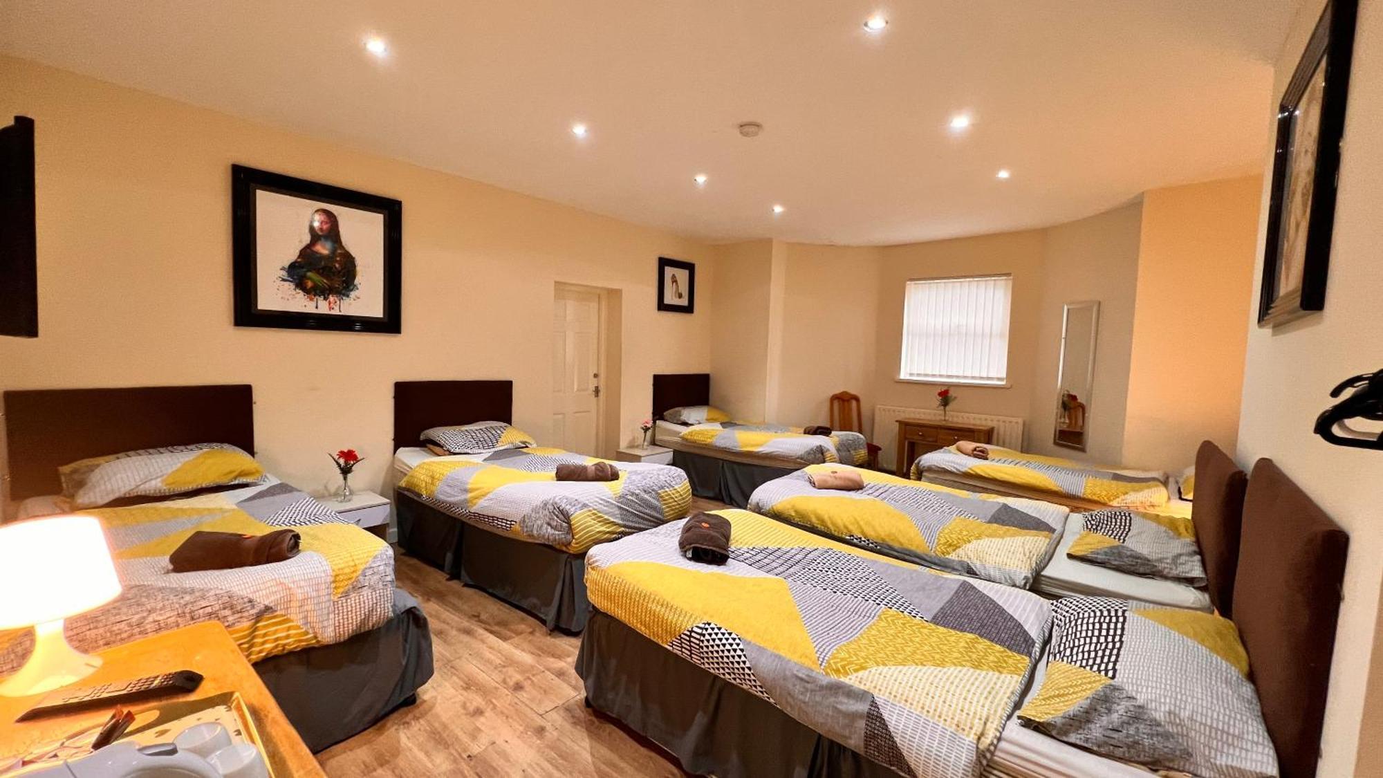 Castle Lodge Guest House 86-88 Sheil Rd L6 3Af 리버풀 외부 사진