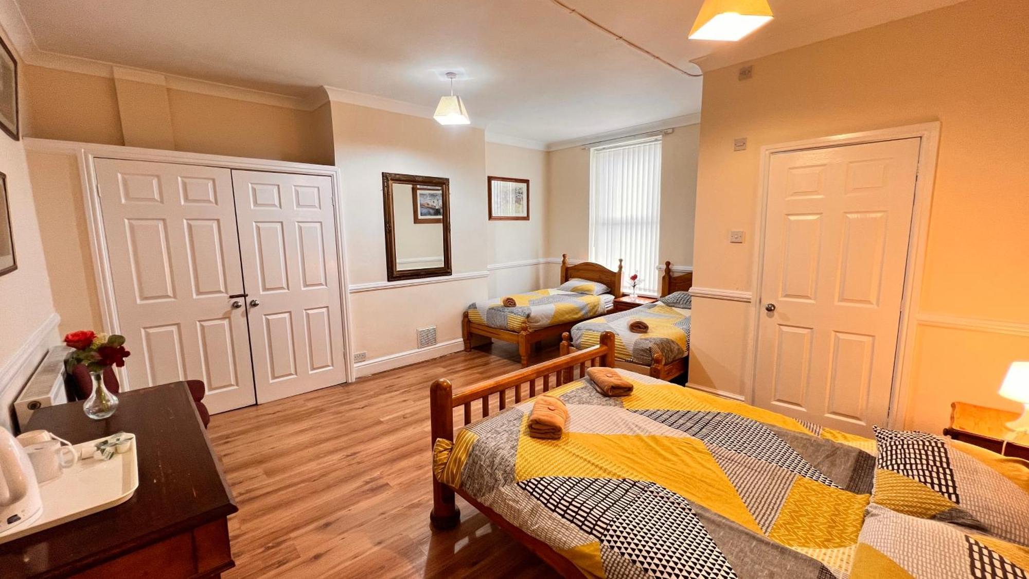 Castle Lodge Guest House 86-88 Sheil Rd L6 3Af 리버풀 외부 사진