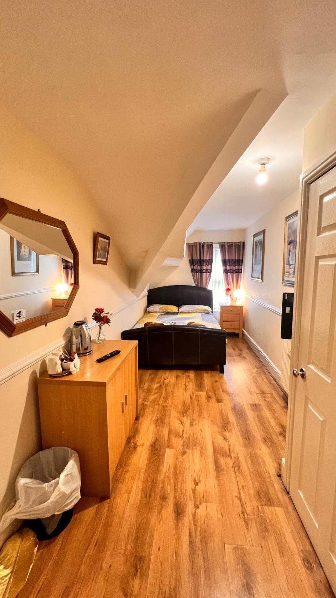 Castle Lodge Guest House 86-88 Sheil Rd L6 3Af 리버풀 외부 사진