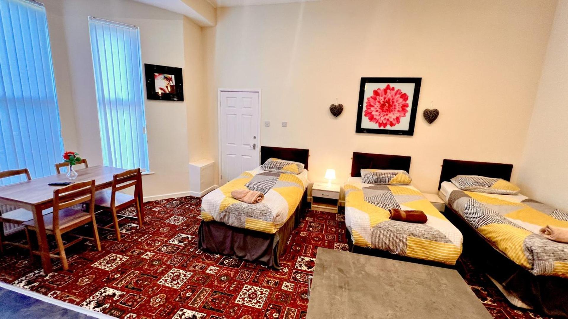 Castle Lodge Guest House 86-88 Sheil Rd L6 3Af 리버풀 외부 사진